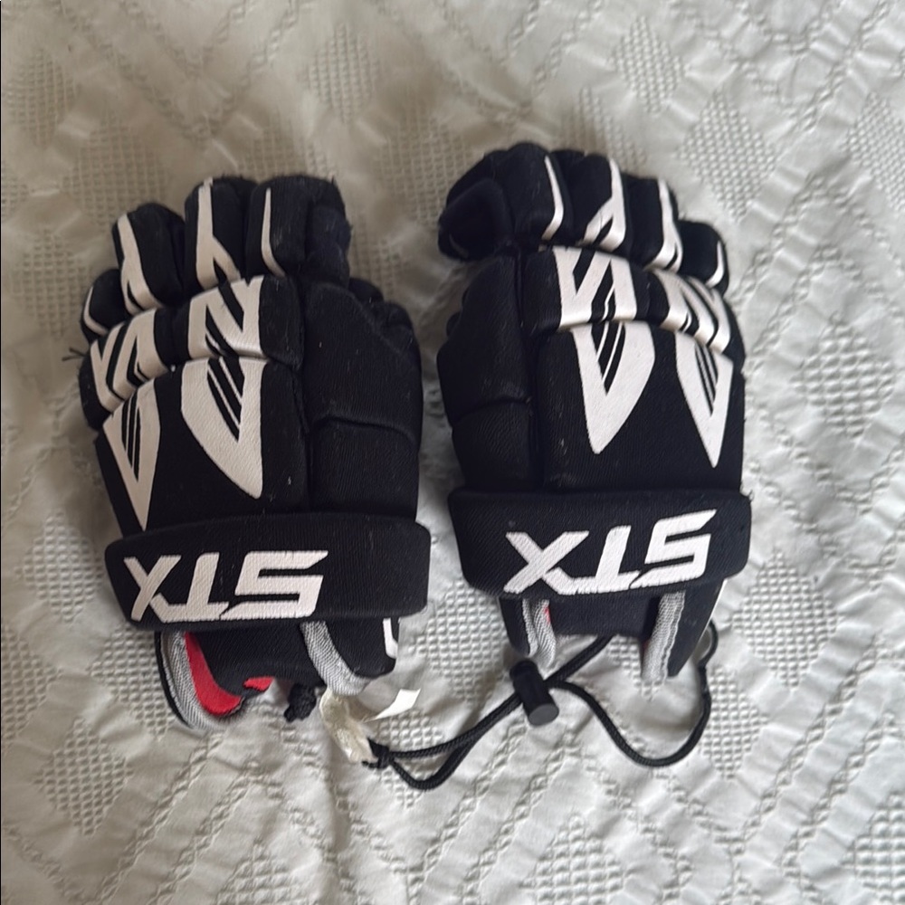 Lacrosse Black and White Kids Gloves